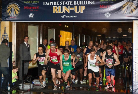 Keseruan lomba lari vertikal di Gedung Empire State