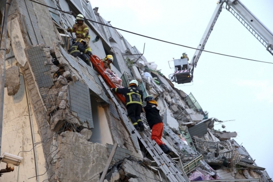 Pemandangan kerusakan parah akibat gempa 6,4 SR guncang Taiwan