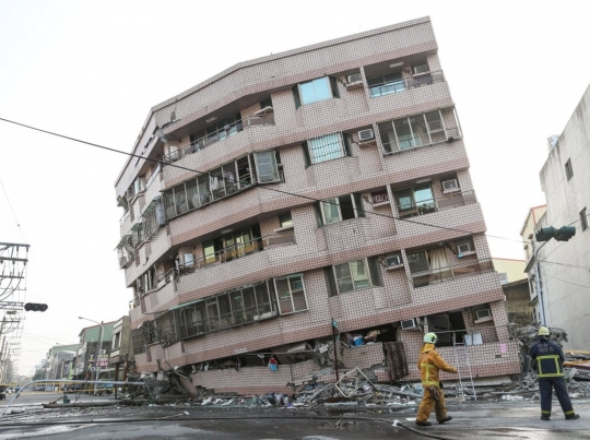 Pemandangan kerusakan parah akibat gempa 6,4 SR guncang Taiwan