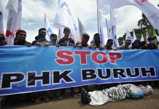 Stop PHK, ribuan buruh long march ke Istana
