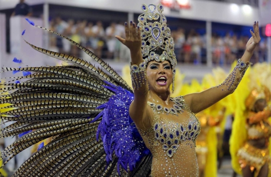 Penampilan seksi para penari Samba hiasi karnaval tahunan di Brasil