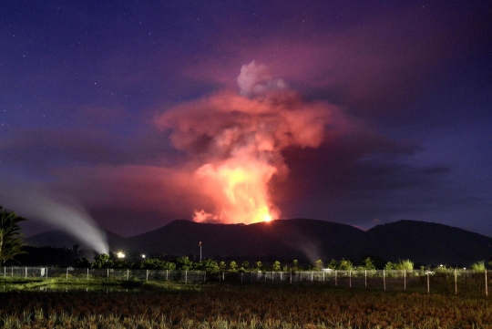 Ini penampakan Gunung Soputan saat meletus dahsyat