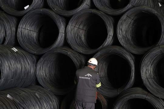Intip 'panasnya' pabrik produsen baja terbesar di dunia