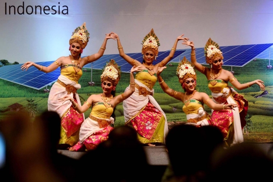 Gemulai penari tradisional buka Bali Clean Energy Forum