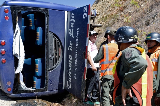 Usai Copa Libertadores, bus rombongan tim Huracan terguling