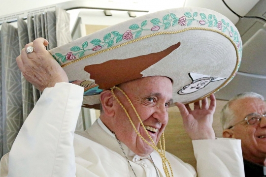 Gaya Paus Francis bertopi Sombrero