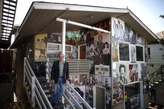 Melihat lebih dekat rumah berdinding penuh foto karya Sweeney