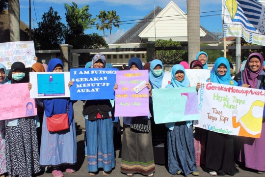 Aksi puluhan hijaber di Malang tolak perayaan Valentine