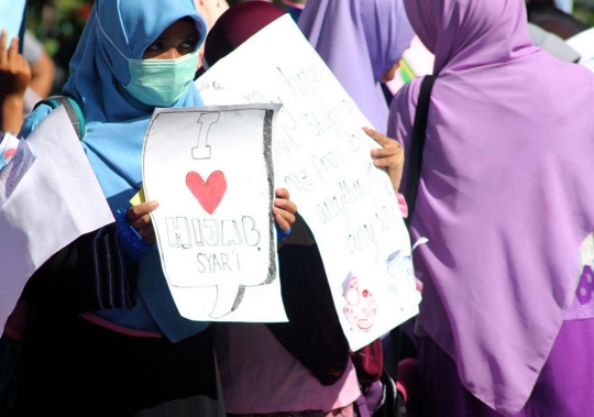 Aksi puluhan hijaber di Malang tolak perayaan Valentine