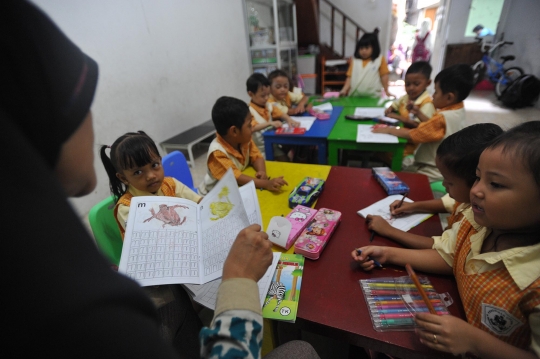 Guru dan murid PAUD di Kalijodo resah dengan rencana penggusuran