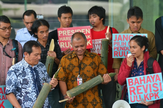 Pukul kentongan, pimpinan KPK dan aktivis kompak tolak RUU