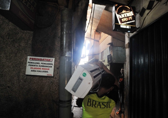 Warga Kalijodo mulai kosongkan rumah jelang penertiban