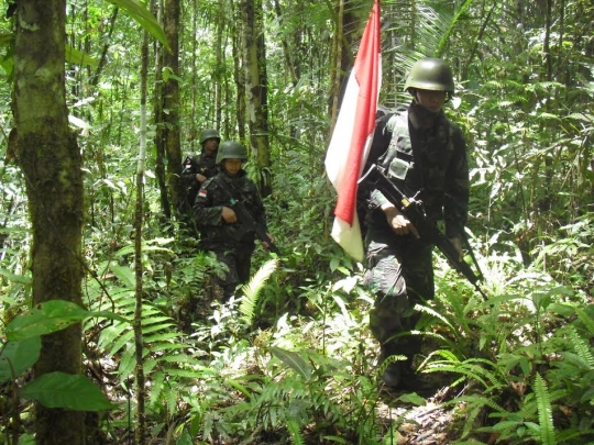 Patroli perbatasan, ini rintangan berat yang dilalui TNI di Papua