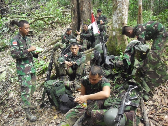 Patroli perbatasan, ini rintangan berat yang dilalui TNI di Papua