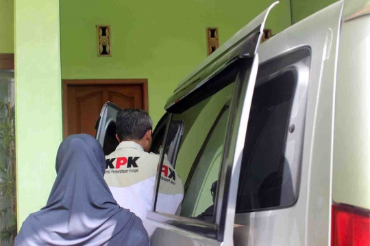 Ini kediaman penyuap pejabat MA di Malang yang digeledah KPK