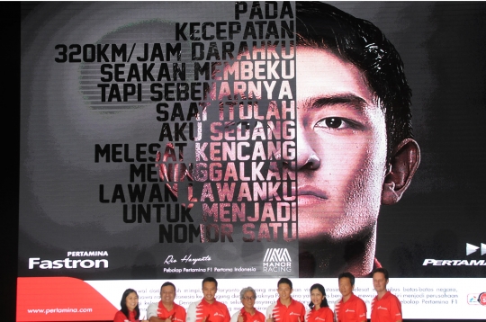 Resmi membalap di F1, Rio Haryanto kibarkan bendera Merah Putih