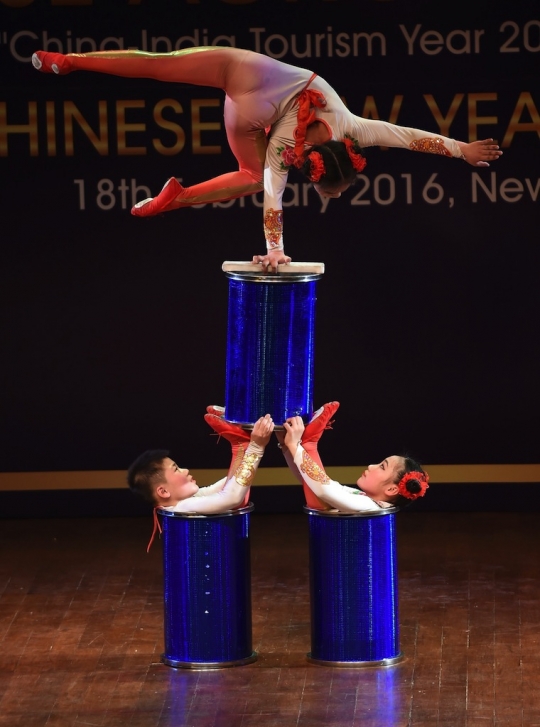 Kebolehan para penari lentur di acara China-India Tourism Year 2016