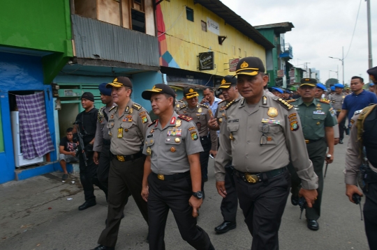 Ribuan polisi dan TNI kepung Kalijodo