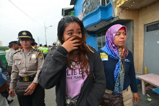 Razia di Kalijodo, polisi amankan ribuan miras dan kondom