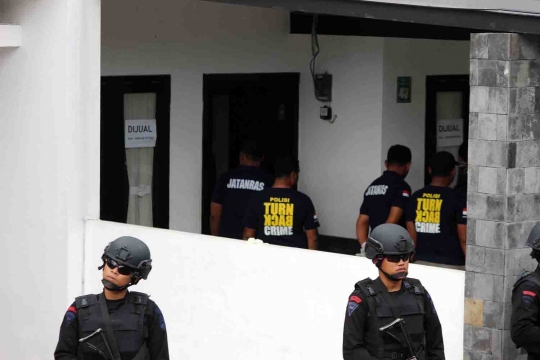 Ini barang bukti dari rumah teroris di Malang, ada buku jihad ISIS