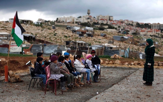 Nestapa anak-anak Palestina sekolahnya dirobohkan Israel