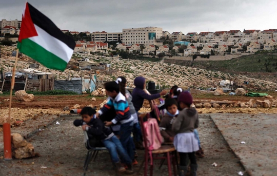 Nestapa anak-anak Palestina sekolahnya dirobohkan Israel
