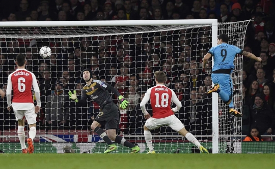 Dua gol Messi permalukan Arsenal di Emirates Stadium