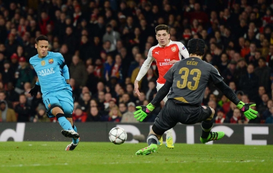 Dua gol Messi permalukan Arsenal di Emirates Stadium