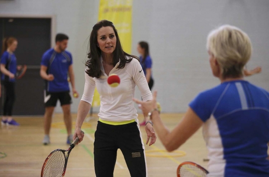 Intip keseruan Kate Middleton saat latihan tenis