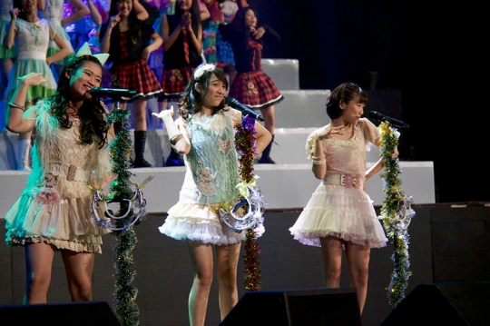 Melihat serunya konser JKT48 Request Hour 2016