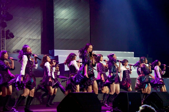 Melihat serunya konser JKT48 Request Hour 2016