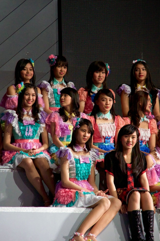 Melihat serunya konser JKT48 Request Hour 2016