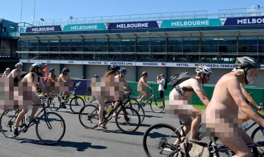 Ratusan warga Australia bugil keliling Kota Melbourne