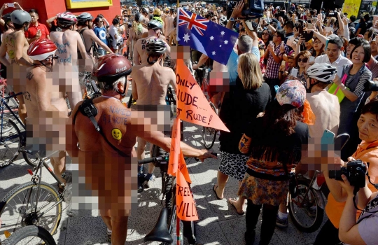 Ratusan warga Australia bugil keliling Kota Melbourne
