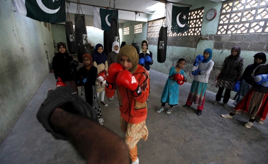 Intip pusat pelatihan tinju wanita berhijab di Pakistan