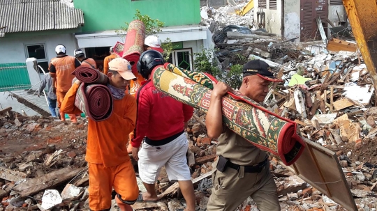 Tiga ekskavator ratakan masjid di Kalijodo