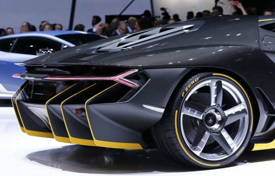 Sangarnya Lamborghini Centenario bertenaga 770 kuda