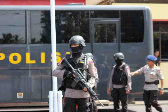 Brimob bersenjata lengkap kawal pemindahan teroris bom Sarinah