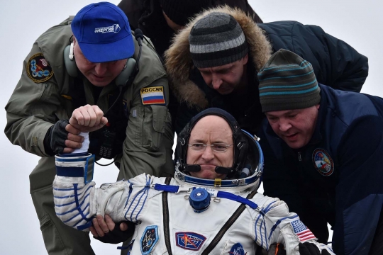 Rekor, astronaut AS dan kosmonaut Rusia setahun di luar angkasa