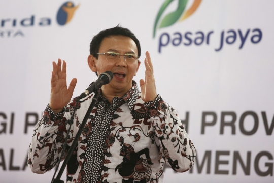 Ahok saksikan penyaluran pinjaman untuk pedagang PD Pasar Jaya