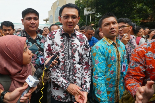 Ahok saksikan penyaluran pinjaman untuk pedagang PD Pasar Jaya