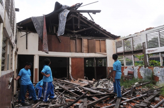 Tiga tahun ambruk, sekolah ini tak kunjung diperbaiki