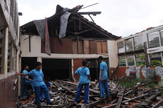 Tiga tahun ambruk, sekolah ini tak kunjung diperbaiki