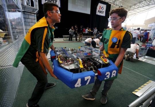 Serunya pertarungan robot canggih karya siswa SMA di AS