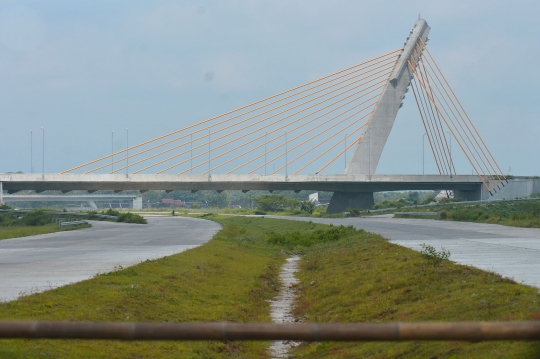 Luhut tinjau proyek Tol Solo-Sragen