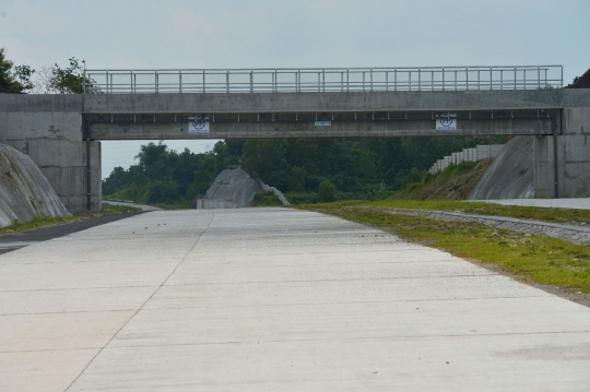 Luhut tinjau proyek Tol Solo-Sragen