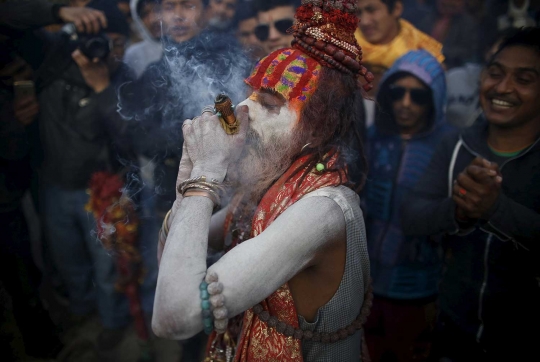 Festival hindu ini gunakan ganja sebagai ritual persembahan