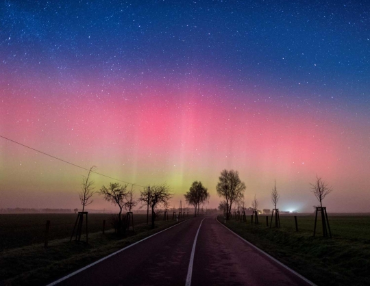 Menyaksikan indahnya aurora borealis di langit Jerman