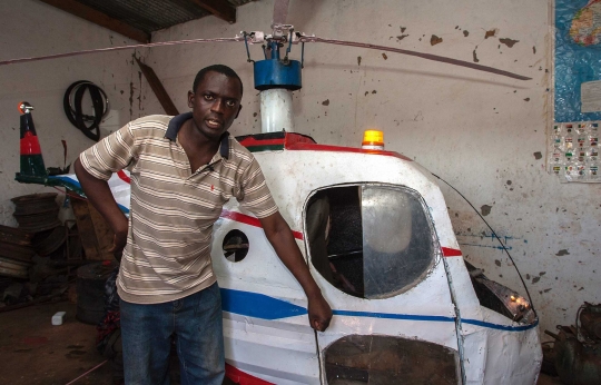 Uniknya helikopter dari rongsokan besi tua karya pria Malawi