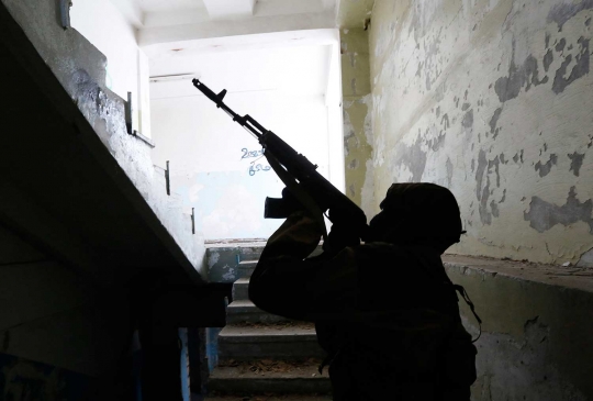 Pemuda Serbia dilatih untuk bantu tugas militer